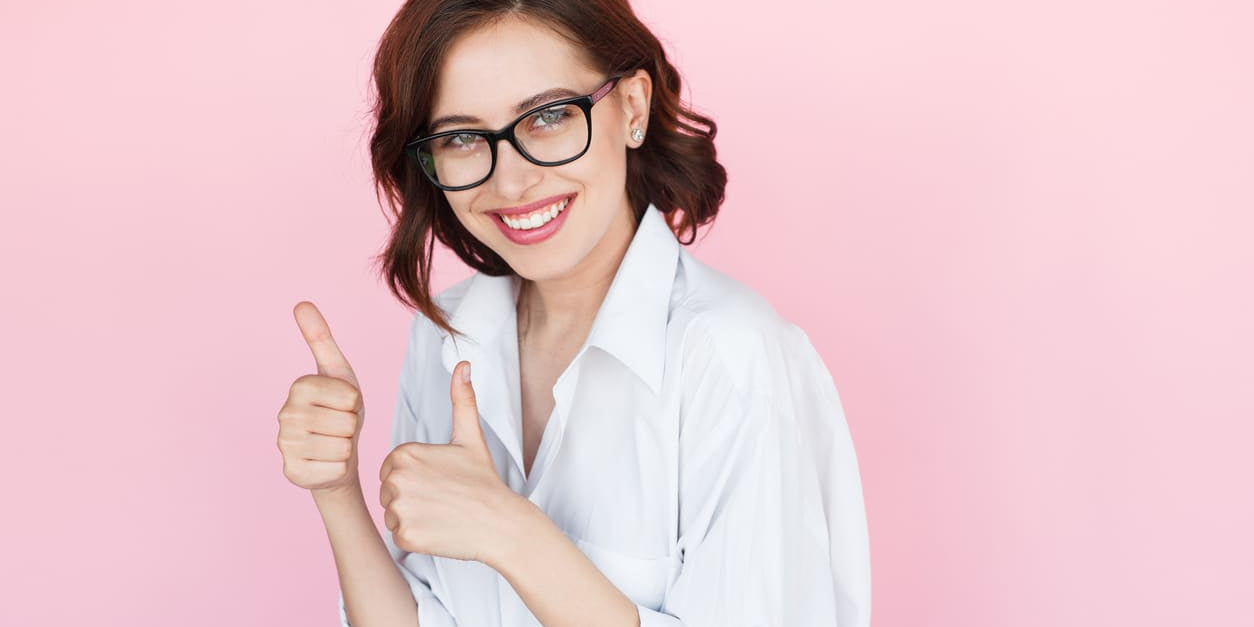 Karen YOU Streamz magnetic therapy ankle band for pain relief and recovery image on testimonial page from istock images